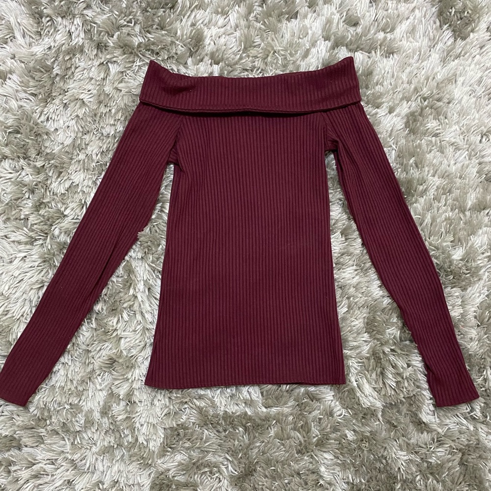 ABERCROMBIE & FITCH maroon off shoulder top